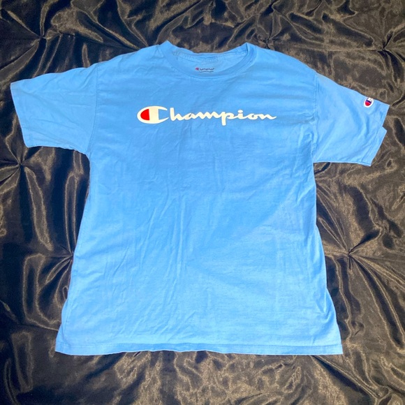 Men’s Champion shirt - Picture 2 of 4